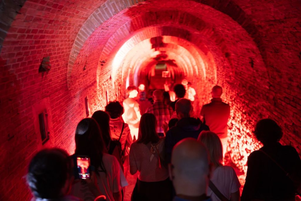 Partecipanti nella galleria del Forte Gisella